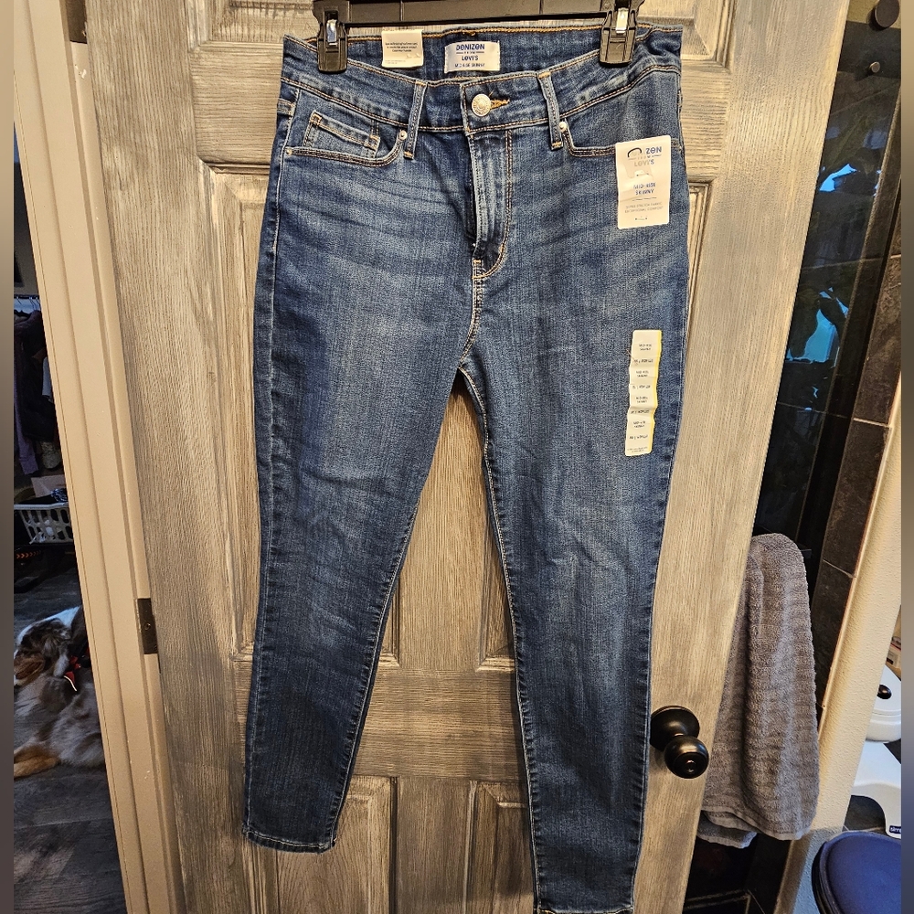 Levi Denizen 29 X 28 Mid Rise Women Skinny Jean
